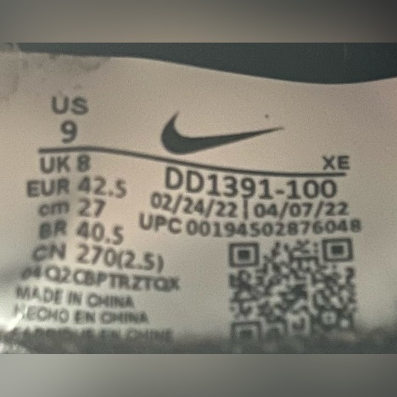 Nike Panda Dunks Retro Low Womens Sz 10.5 Shoes Sneakers Black White DD1391-100 - Picture 10 of 11